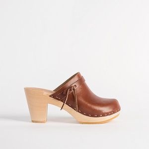 CHARLOTTE CLOSED TOE CLOG, HIGH HEEL